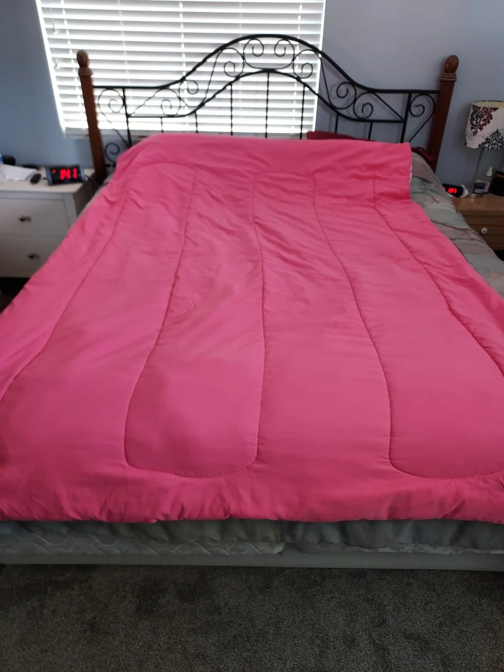 Max Studio Hot Pink & White Twin Geometric Comforter Bedding Blanket Bold Bright